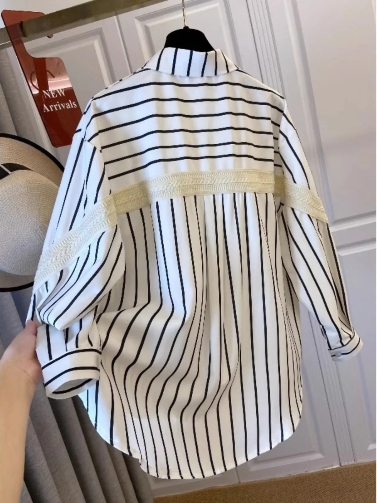 

Утягивающий полосатый открытый кардиган, женский свободный универсальный возрастной дужковый длинный виквей Генри с воротником на пуговицах, весенняя верхняя одежда