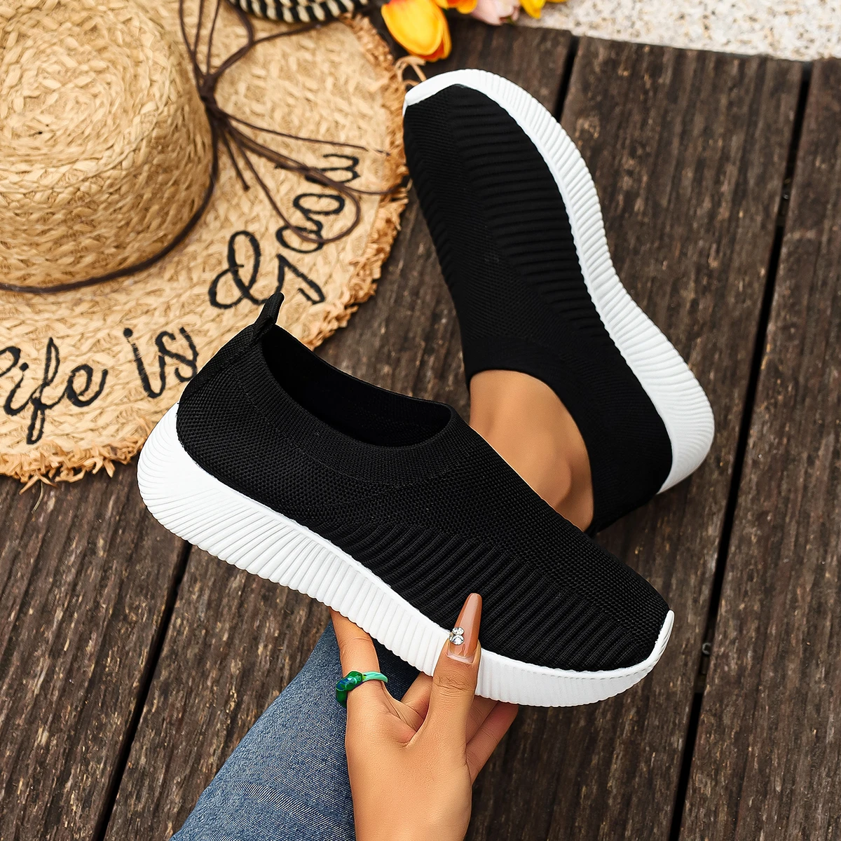 

2025 New Women Solid Color Sneakers Breathable Mesh Sneakers Lightweight Low Top Shoes Walking Running Sports Socks Shoes Women