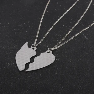 Disney-Marvel Deadpool 3 Double Heart Halskette Änderung für Männer und Frauen, rotes, gelbes Logo, Cosplay-Requisiten, Schmucktasche 10 Hauptverkaufsschiffkette - №8