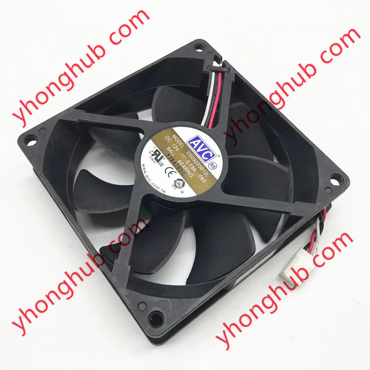 

AVC DS09225B12L 065 DC 12V 0.13A 90x90x25mm 3-Wier Server Cooling Fan