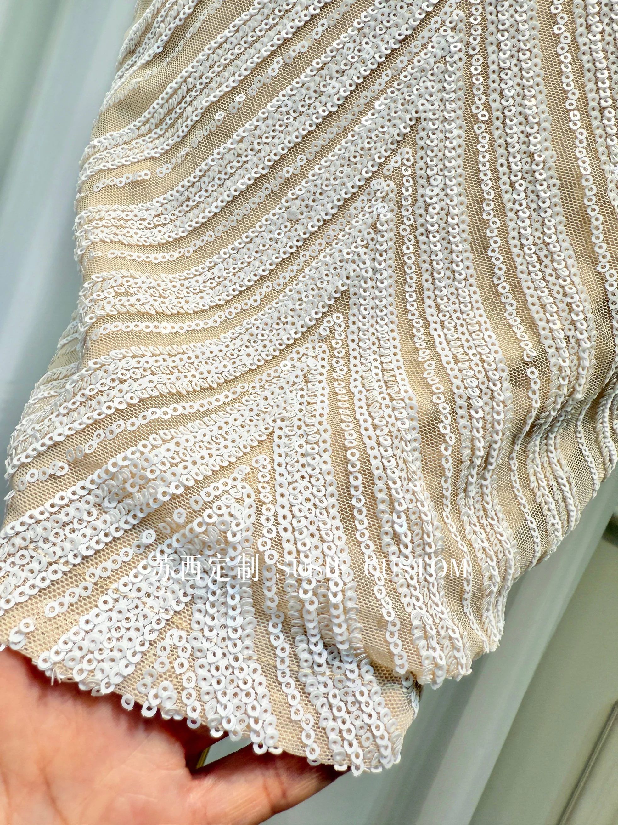 Elegant High-end Heavy Industry Sequined Birthday Party Dress Round Neck Sleeveless High Waist Sexy Bodycon Short Dress Women