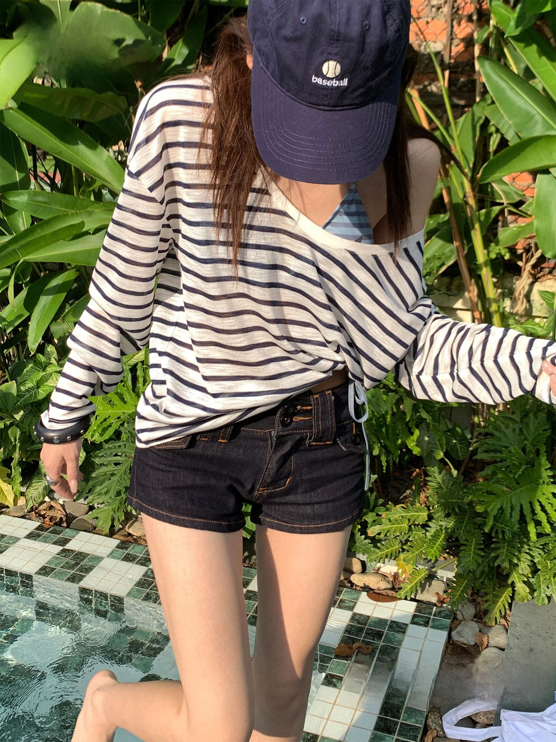 

Американские ретро-шорты из денима с низкой талией для женщин, новинка лета 2026, ультракороткие шорты-трапеция для модниц, маленькие размеры