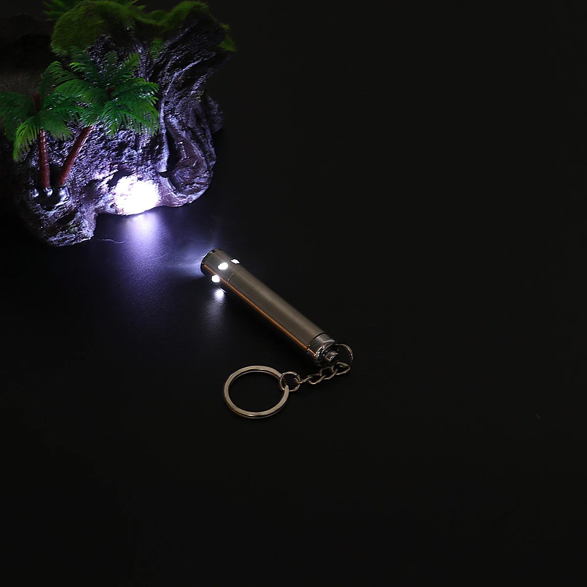 

5pcs Keychain LED Mini Keyring Torch Durable Stainless Steel Mini Keyring Torch Portable Light for Camping Biking