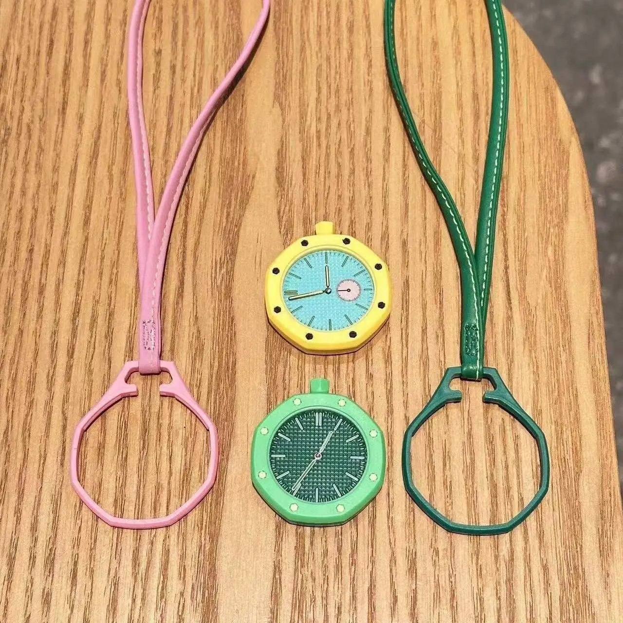 NO LOGO New Quartz Lanyard Pocket Watch with Removable Case and Leather Strap Hanging Watches Plastic Pendent Watches and Boxes