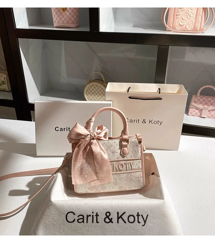 

Luxury Embroidery Casual Tote Bag High Quality Large Capacity Women Handbag Textured Fashion Clutch Purse Shoulder Messenger Bag