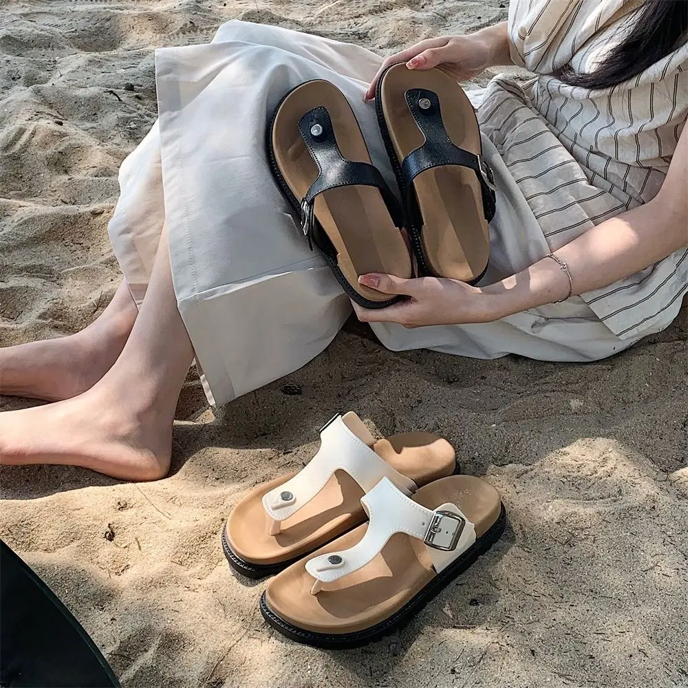 منصة بسيطة شاطئ الوجه يتخبط المضادة للانزلاق الصيف الشرائح الصنادل البلاستيكية بولي Leather شبشب جلدي المرأة الصيف