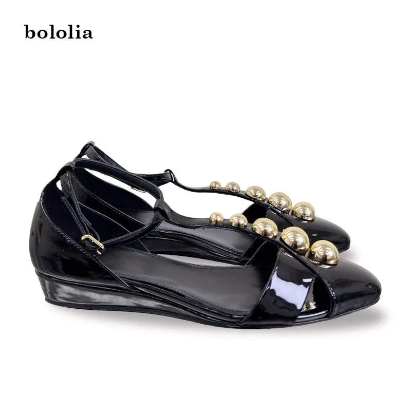 

High Quality Women Luxury Black Patent Leather Wedge Sandals Gold Metal Rivet Pointed Toe Party Fashion Sandals