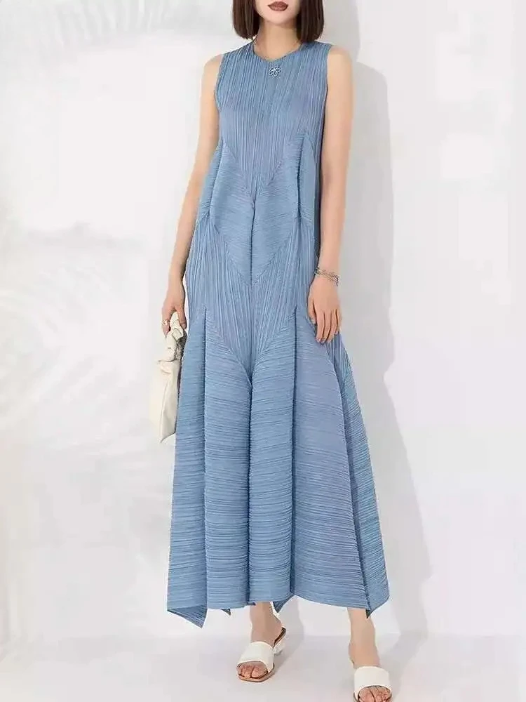 

Fashion Casual Peplum Bubble Dress Women's Round Neck Sleeveless Solid Long Elegant Miyake 2025 Women's Summer New Clothing