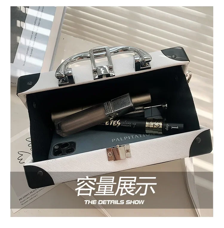 2024  Popular Shoulder Crossbody Bag Women Creative Personality Funny Retro Radio Handbag Fashion design Small Square Bag