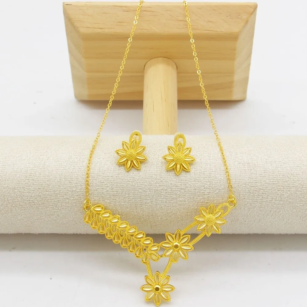 Vintage Gold Plated Alloy Jewelry Set Elegant Dainty Flower Stud Earrings Adjustable Layered Necklace and Earrings Wedding