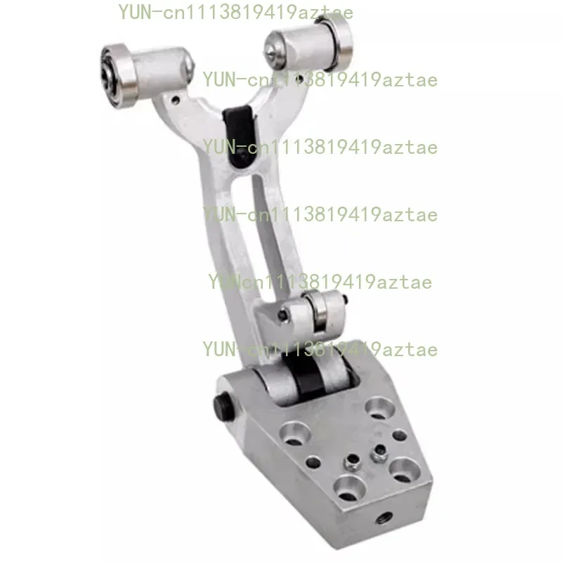 1Drilling and Attacking Machine Knife Library BT30-14T Tool Holder Gripper Knife Holder CNC Machining Center