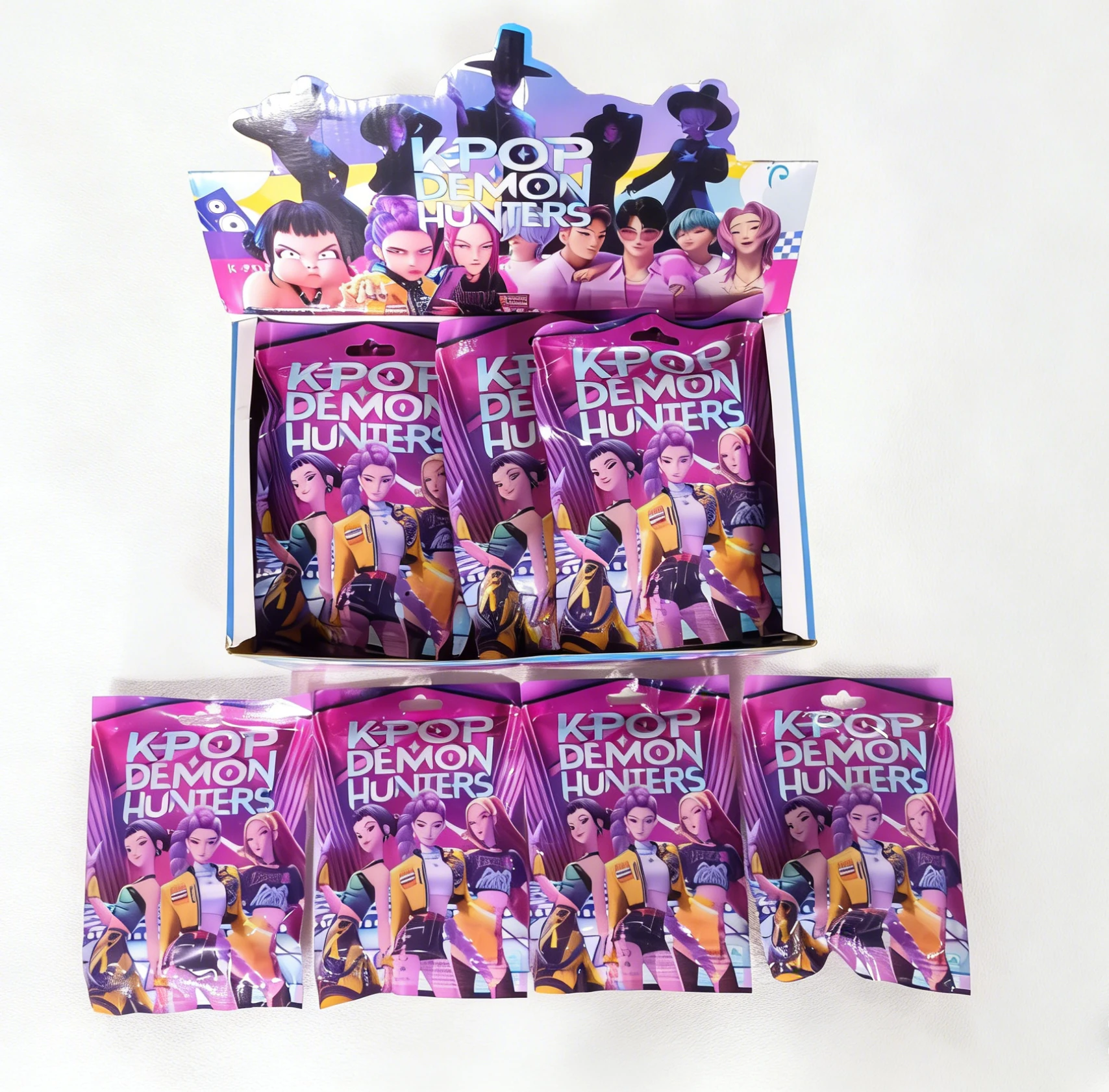 

Набор из 24 мини-фигурок аниме-персонажей K-POP: Волшебницы, идолы, охотницы на демонов (Руми, Мира, Зои) – настольное украшение, подарок для мальчиков и девочек