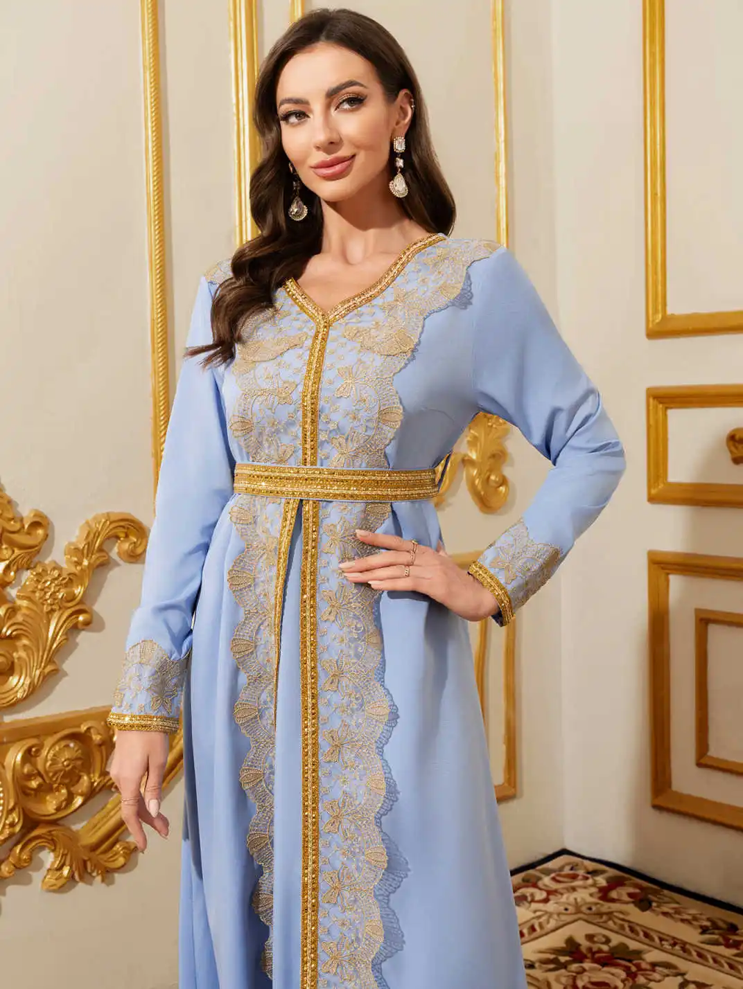 Medio Oriente Dubai Arabo Abito musulmano da donna in pizzo ricamato floreale con scollo a V Nastro dorato Abito etnico Ramadan Festival Performance Costume