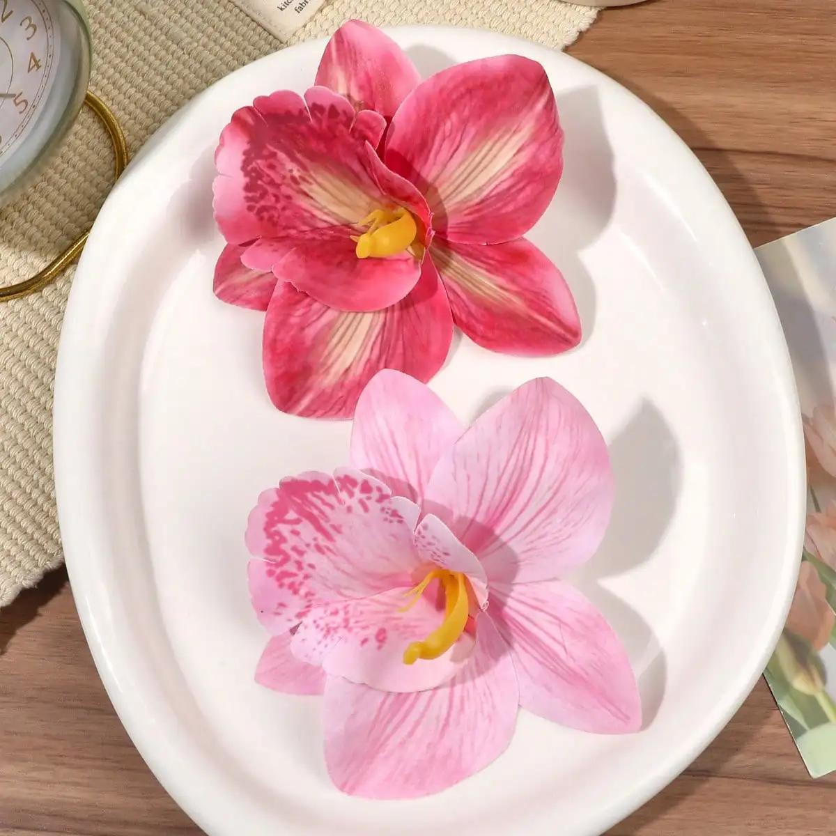

2Pcs Hawaiian Flower Hair Clips for Women Girl Artificial Flower Hair Barrettes Hair Accessories Vacation Beach Party Hairpins