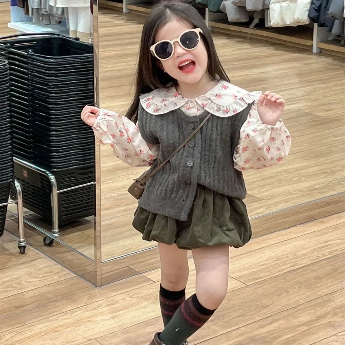 

Baby Girls Set Korean Style 2025 Spring New Floral Doll Shirt Knitted Vest Lantern Shorts Kids Girls Three Piece Set
