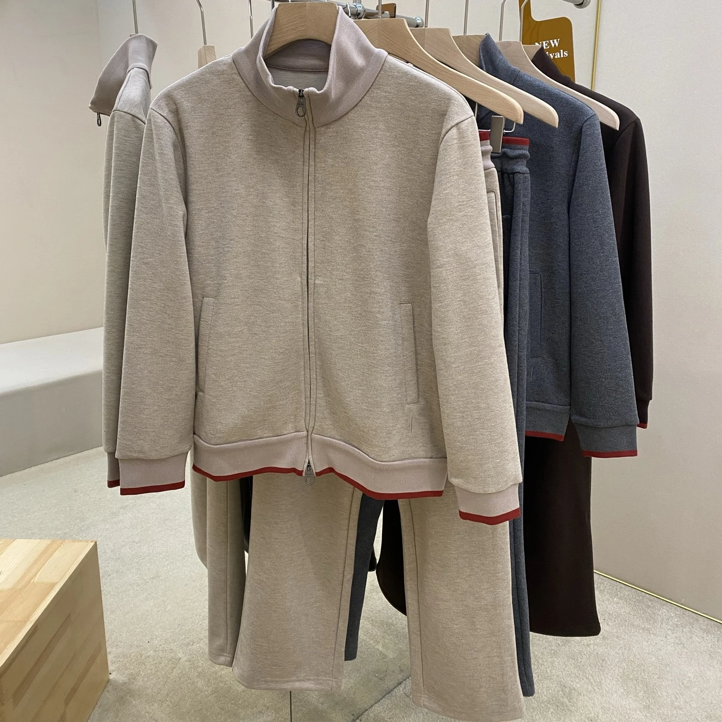 

Комплект вязаной куртки из шерсти LP Italian 25aw