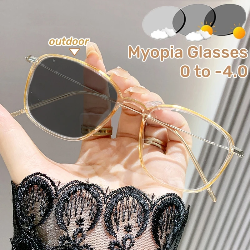 

2024 Ultra Light Anti Blue Light Photosensitive Eyewear Photochromic Myopia Glasses Vintage Square Frame Near Sight Eyewear