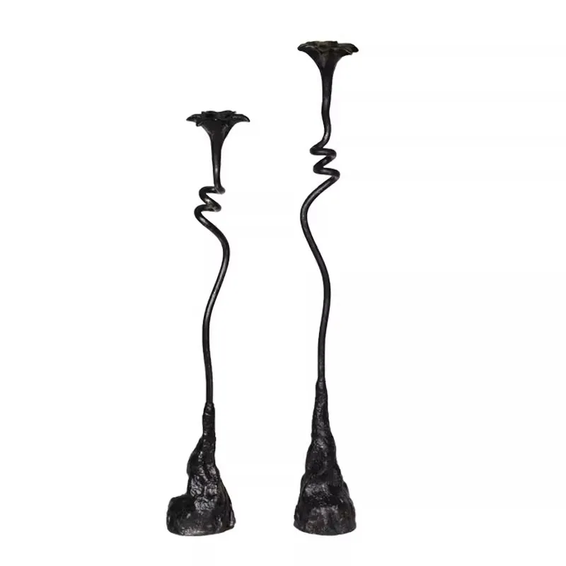 

Vintage candlestick light luxury calla lily black geometric candlestick ornament