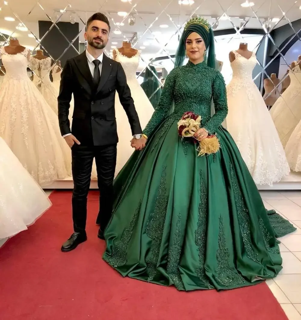 Customized Arabic Muslim Hunter Green Lace Beaded Wedding Dress High Neck Bridal Gowns Long Sleeves Gorgeous Marriage Dress Ro