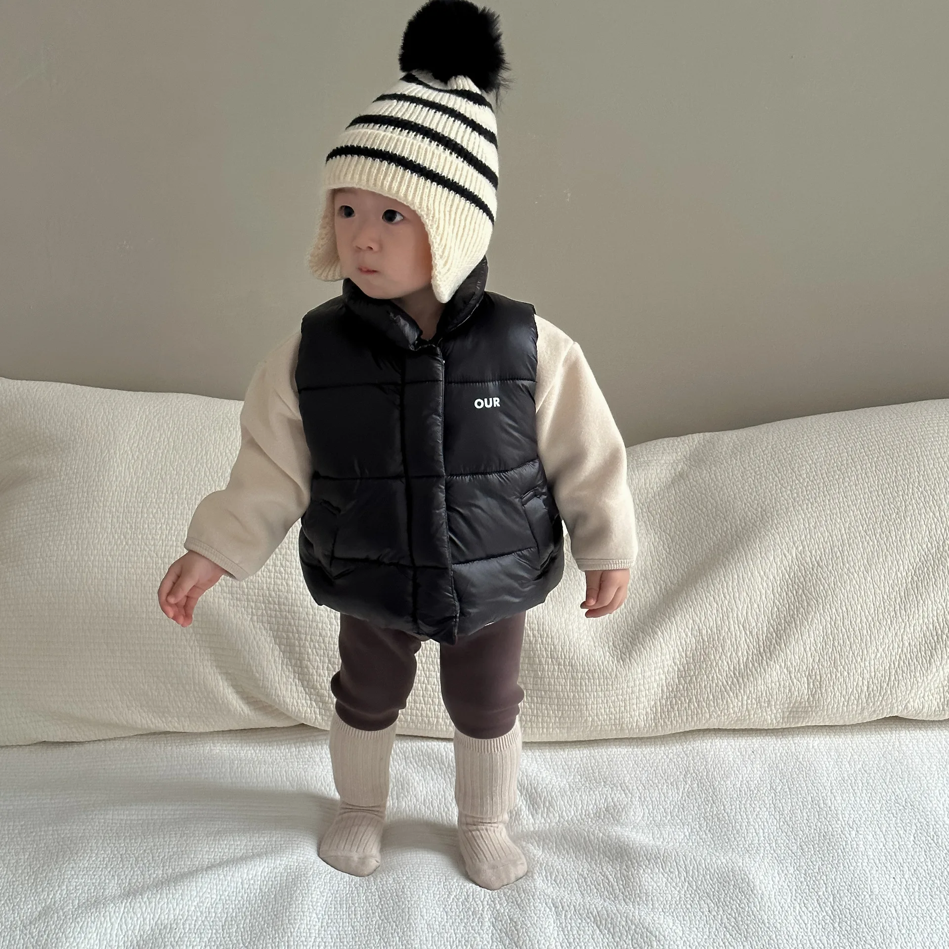 2024 Winter New Baby Sleeveless Warm Vest Thick Infant Letter Print Casual Cardigan Coat Boy Girl Newborn Cotton Padded Jacket