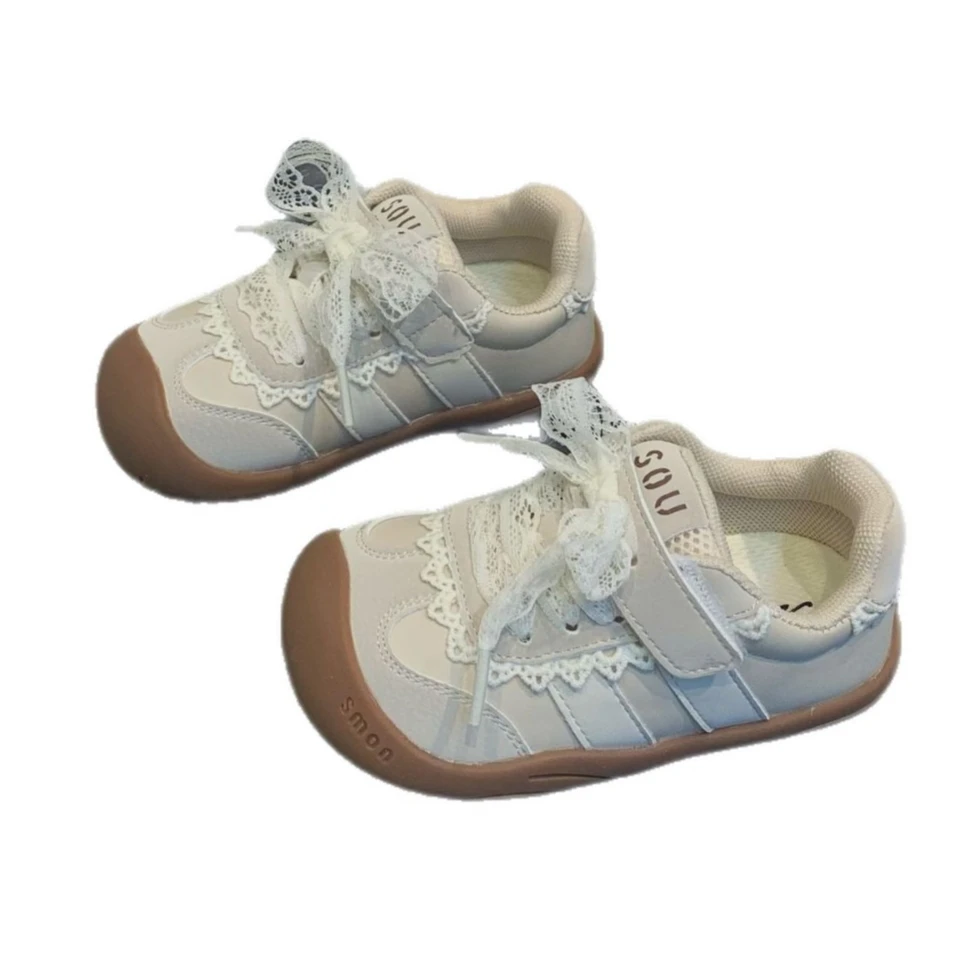 

Новинка 2023 года, кроссовки принцессы для девочек, туфли на плоской подошве с бантом и кристаллами, повседневная обувь с защитой от ударов для детей