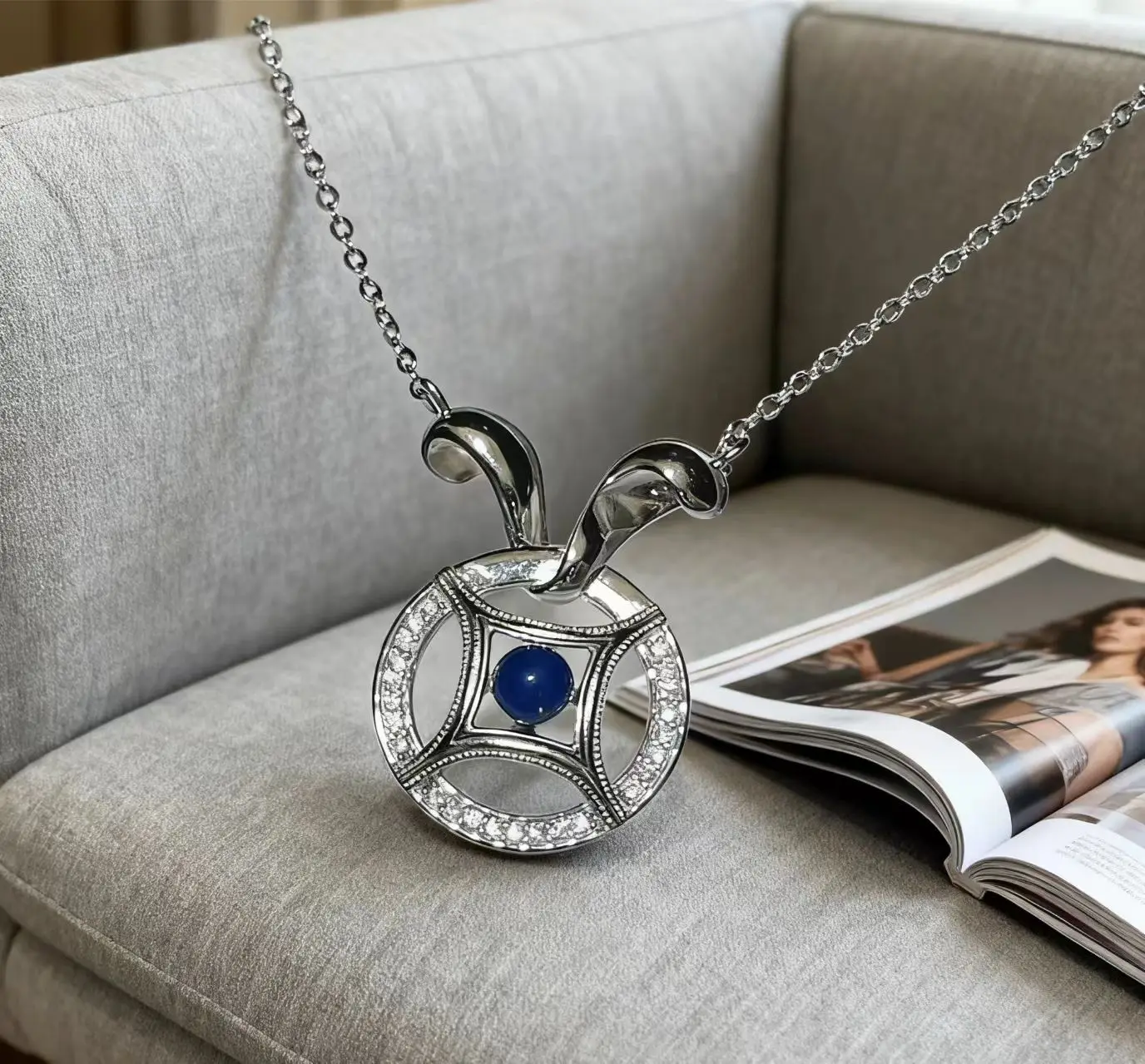 قلادة بتصميم أذن أرنب لطيفة من الفضة عيار 925 مع زركونيا وقلب كهرماني أزرق 4 مم هدية حب للزوجة هدية عيد الحب #4