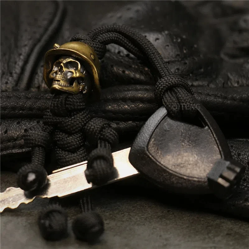 1pc Unique And Creative Cool Skull Soldier Keychain Luggage Pendant