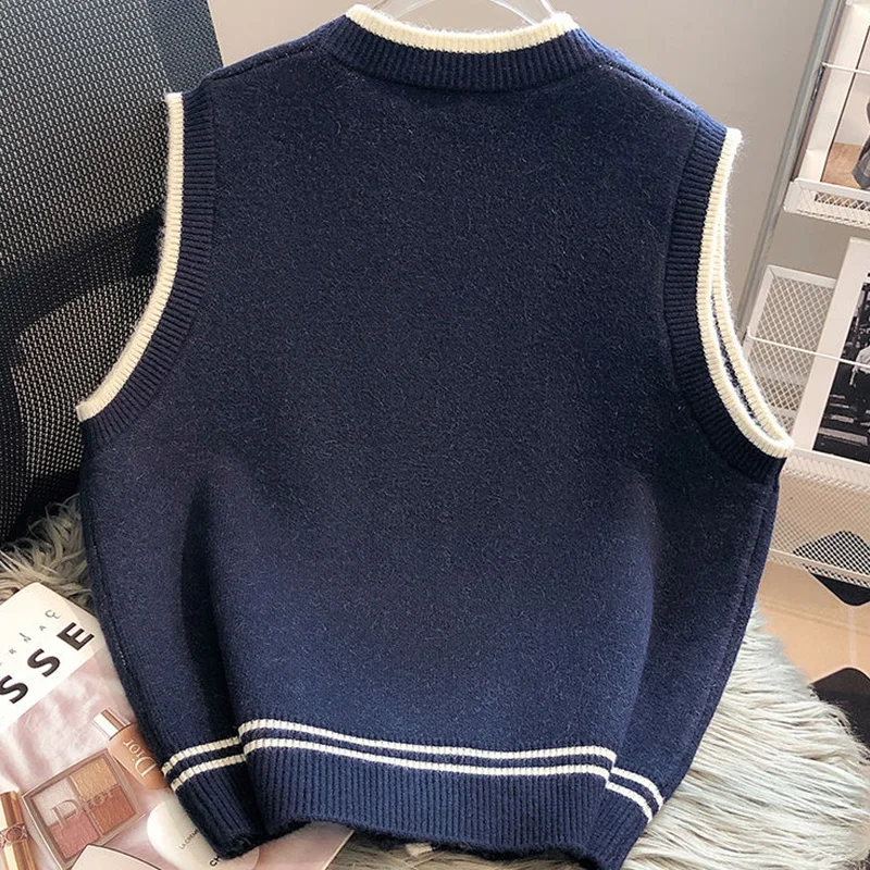 Autumn Winter Sweater Vest Women Clothing Preppy Style Printing V-neck Sleeveless Pullovers Female All-match Buttons Tank Top