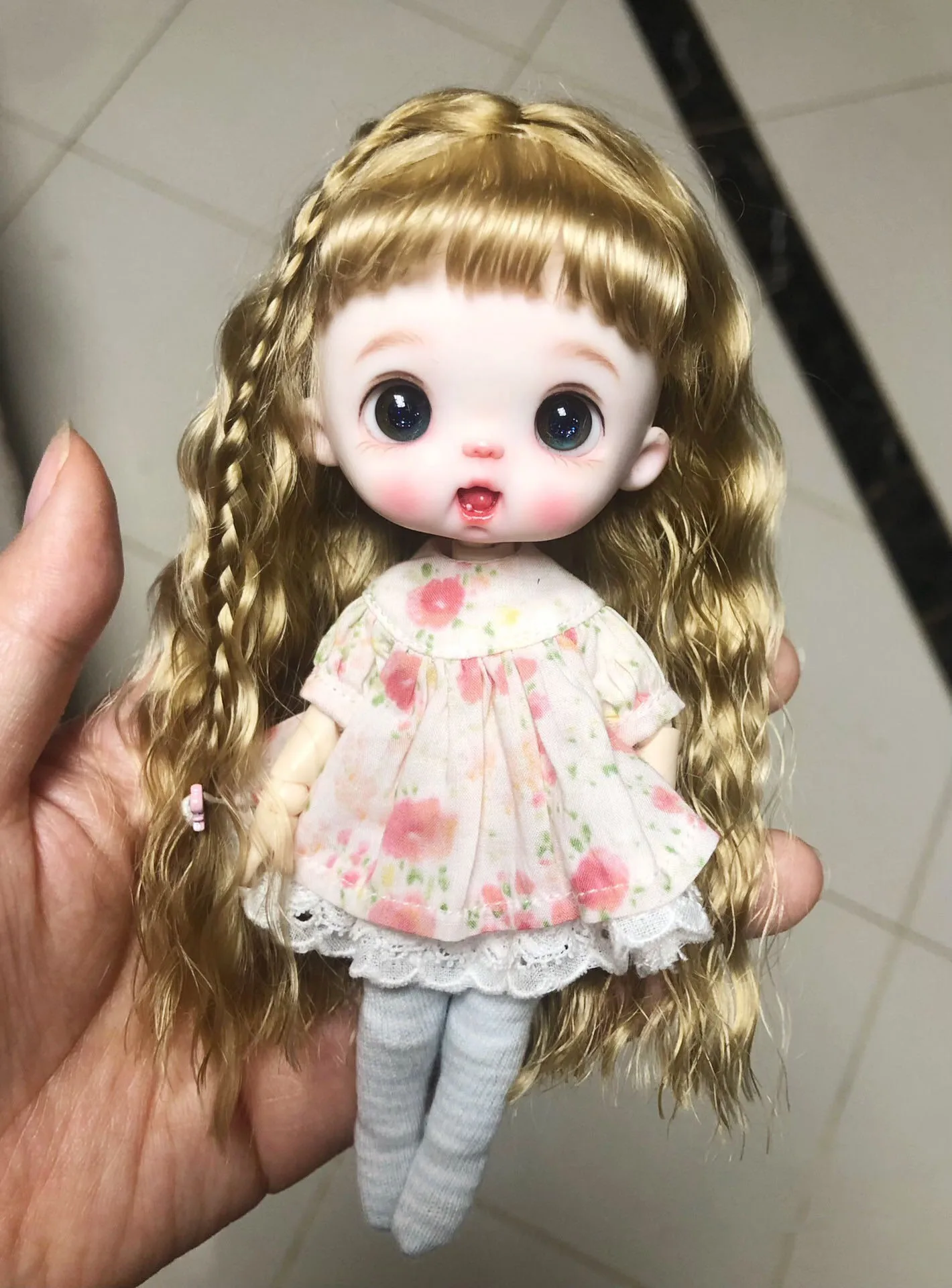 

Красивая кукла OB11, волосы, жесткая голова, парик, 1/8 BJD кукла, золотисто-коричневая мохеровая, бесплатная доставка