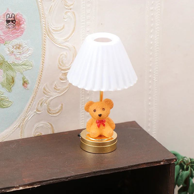 1:12 Dollhouse miniatura LED Light Cute Bear lampada da tavolo illuminazione domestica modello mobili Decor Toy Doll House accessori