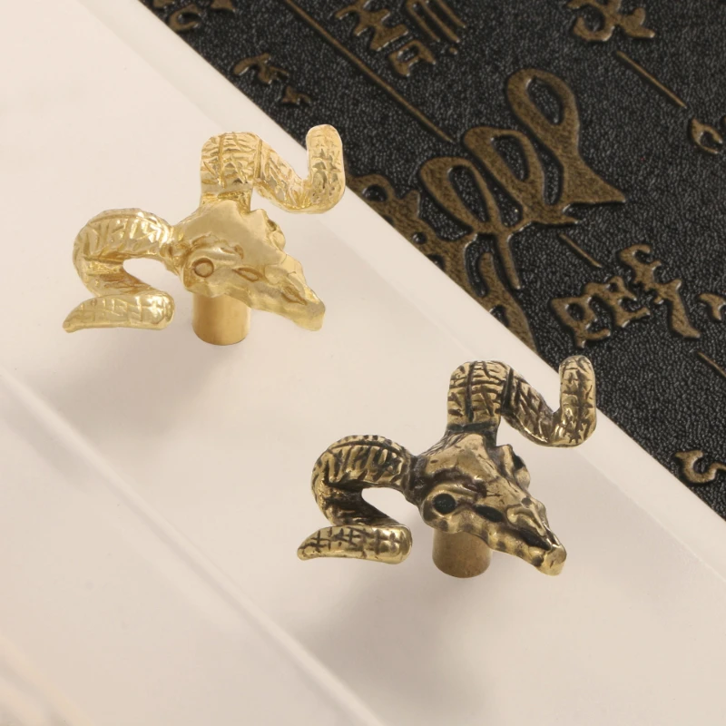 Brass Goat Head Cabinet Knobs Retro Door Handles Decorative Drawer Pulls Vintage Style Furniture Hardware for Home