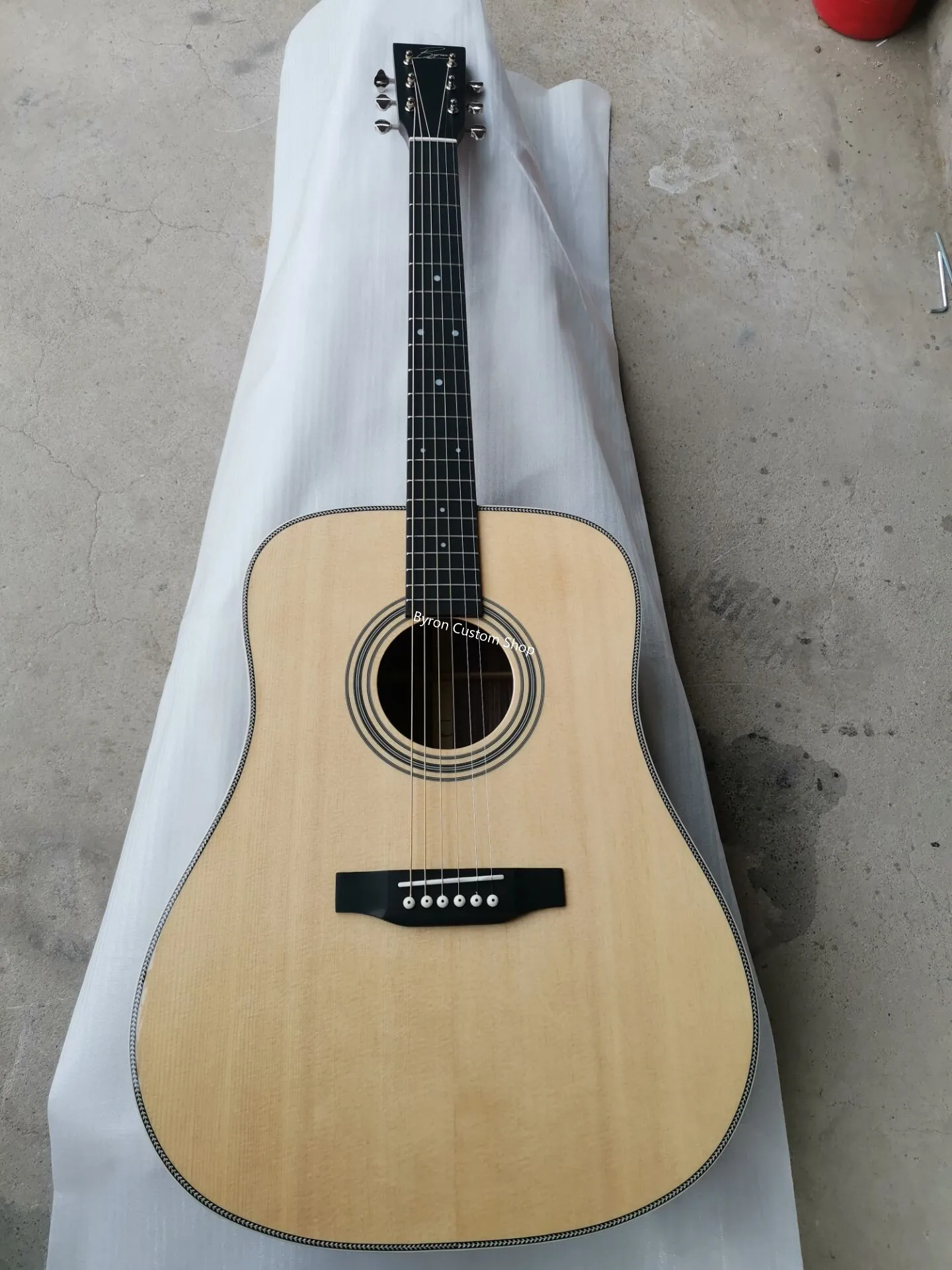 

free shipping AAA solid spruce HD guitar ebony fingerboard acoustic electric guitar classic D type 28 model acoustic guitar