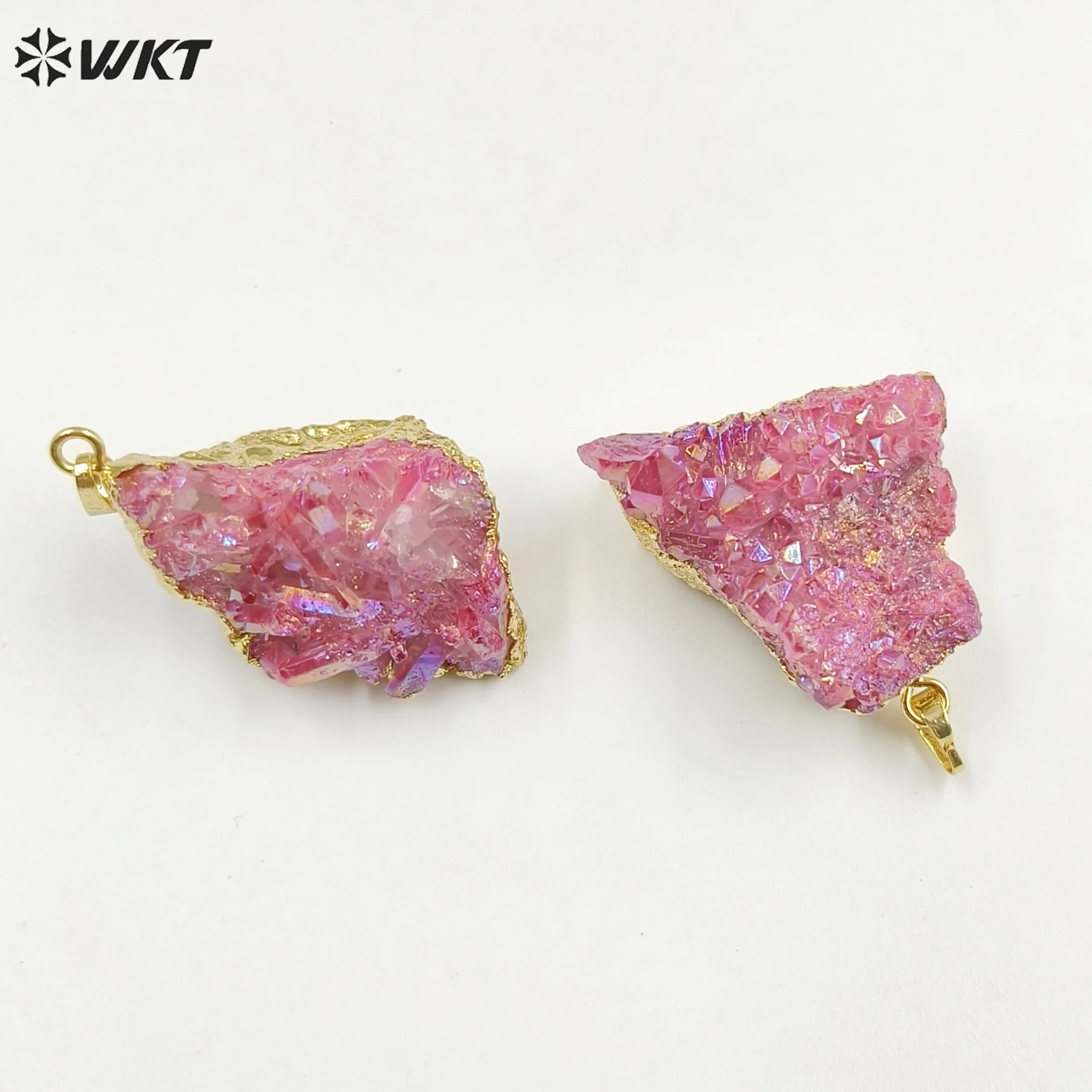 WT-P1917 Wholesale Colored Aura Cluster Quartz In Randomly Shape Delicate Pendant Can DIY For Women Or Stone Collection