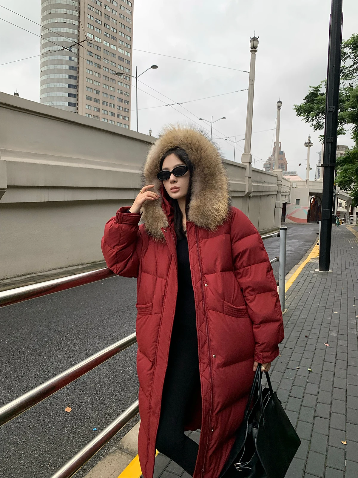 

Пуховик ZhouMiao Long Down Jaet женский с отстегивающимся меховым воротником, теплый, с вставками на плечах, для повседневной носки, простой прямой крой