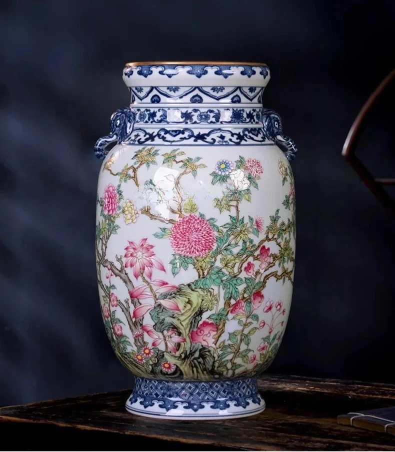 

Hand-painted blue and white porcelain gold-painted flower binaural bottle Chinese living room entrance bogu frame ornament