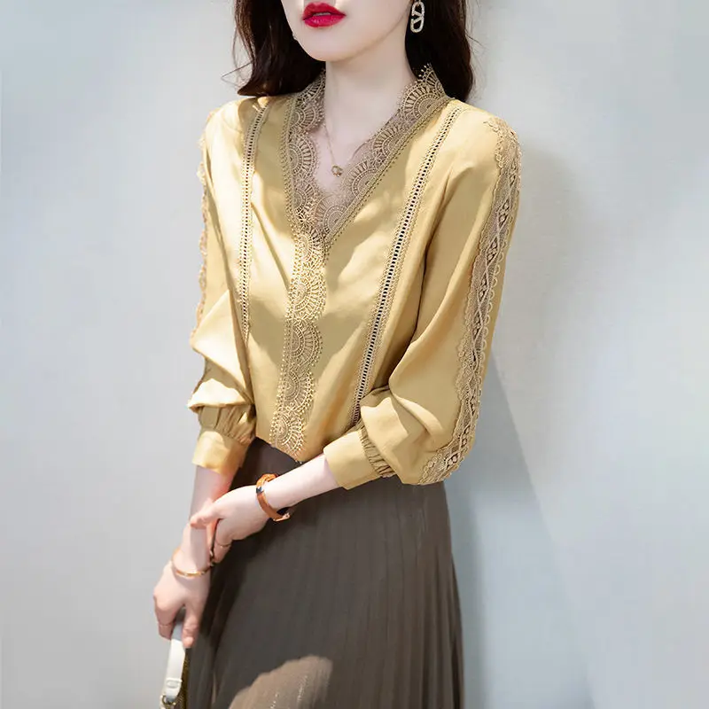 Fashion Vintage Solid Color Blouse Spring Autumn Elegant Lace Hollow Out Female Clothing Casual V-Neck Patchwork Straight Shirt