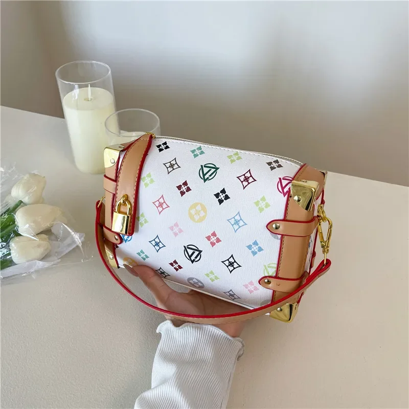 

2025 New Vintage Print Niche Bucket Bag Women's High-End Handheld Box Bag Trendy Crossbody Commuter Gift Bag