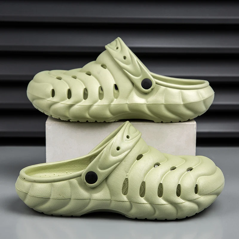 

A pair of youth summer toe-through flip-flops, soft and wear-resistant outdoor beach shoes, sizes 36/37-42/43，XHWY-H083