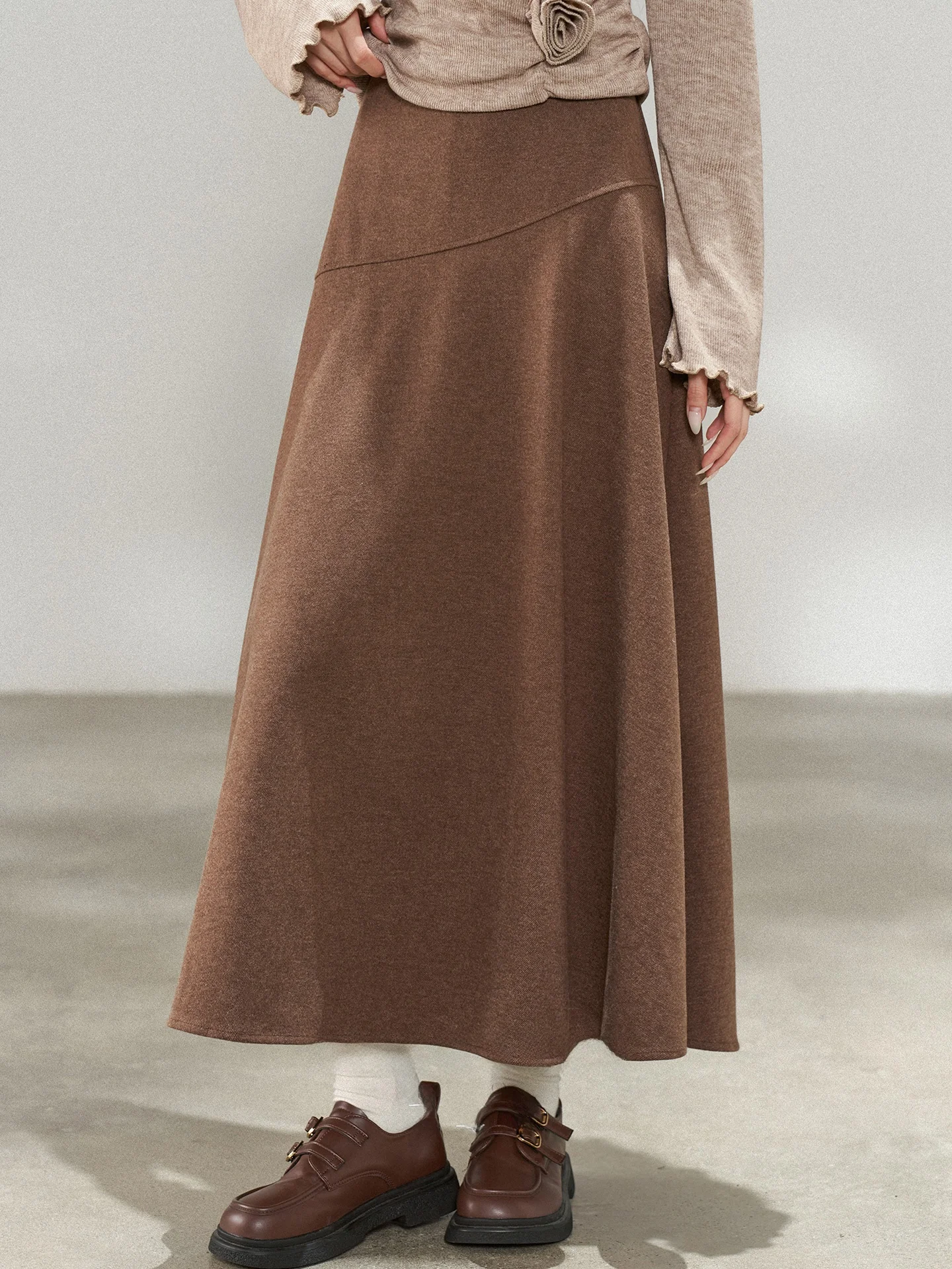 

Юбка А-силуэта с высокой талией женская, кофейного цвета, универсальная, осенне-зимняя, стройнящая, подчеркивающая фигуру