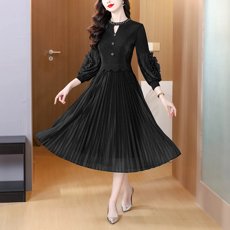 Sukienka plisowana Miyake Jesień 2025, wyszczuplająca, elegancka, w stylu \"lazy vacation\", uniwersalna, wygodna, z miękkiej tkaniny z bogatym haftem.