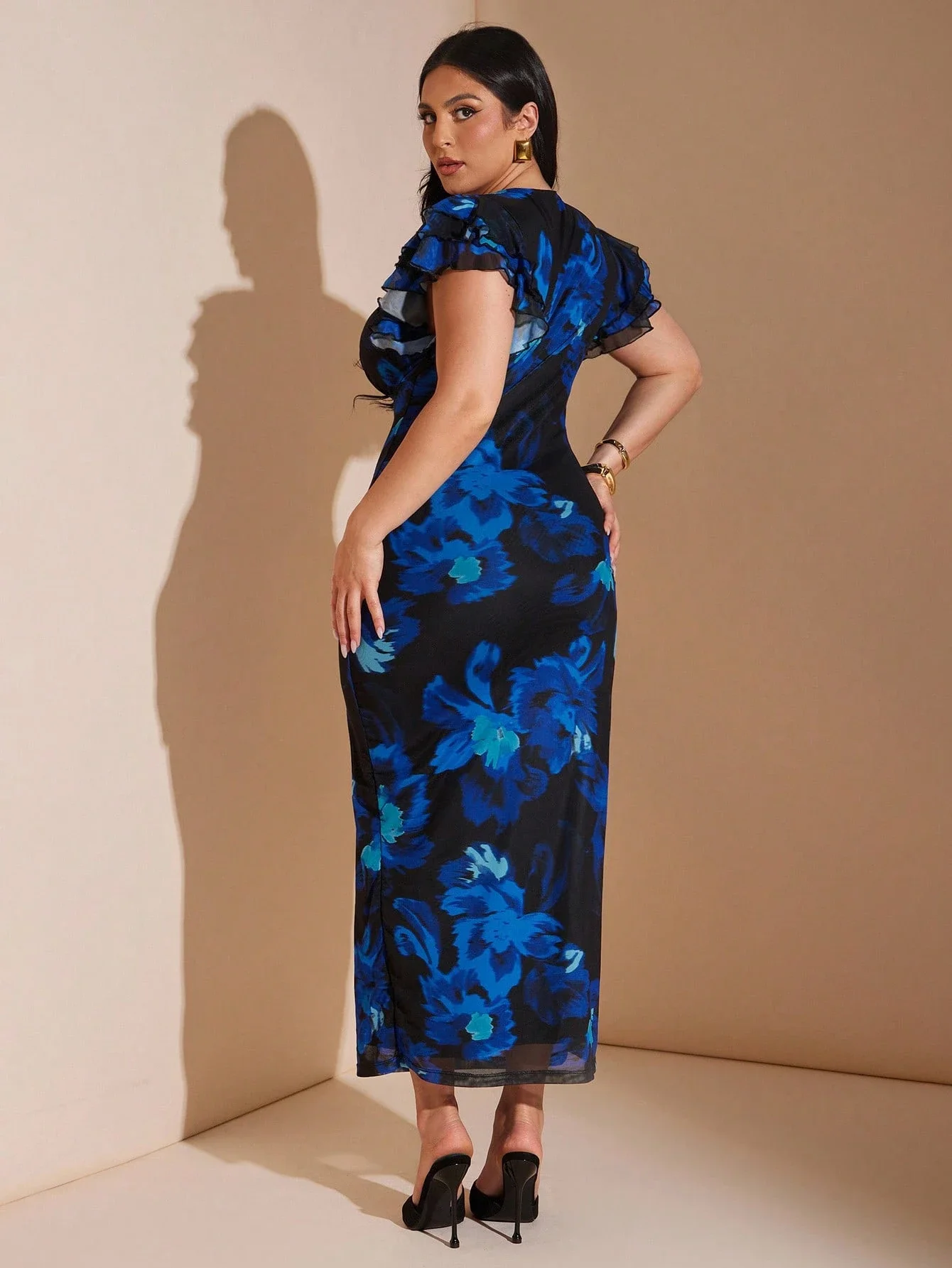 

Elegant Plus Size Blue Floral Mesh Print Bodycon V-Neck Midi Dress