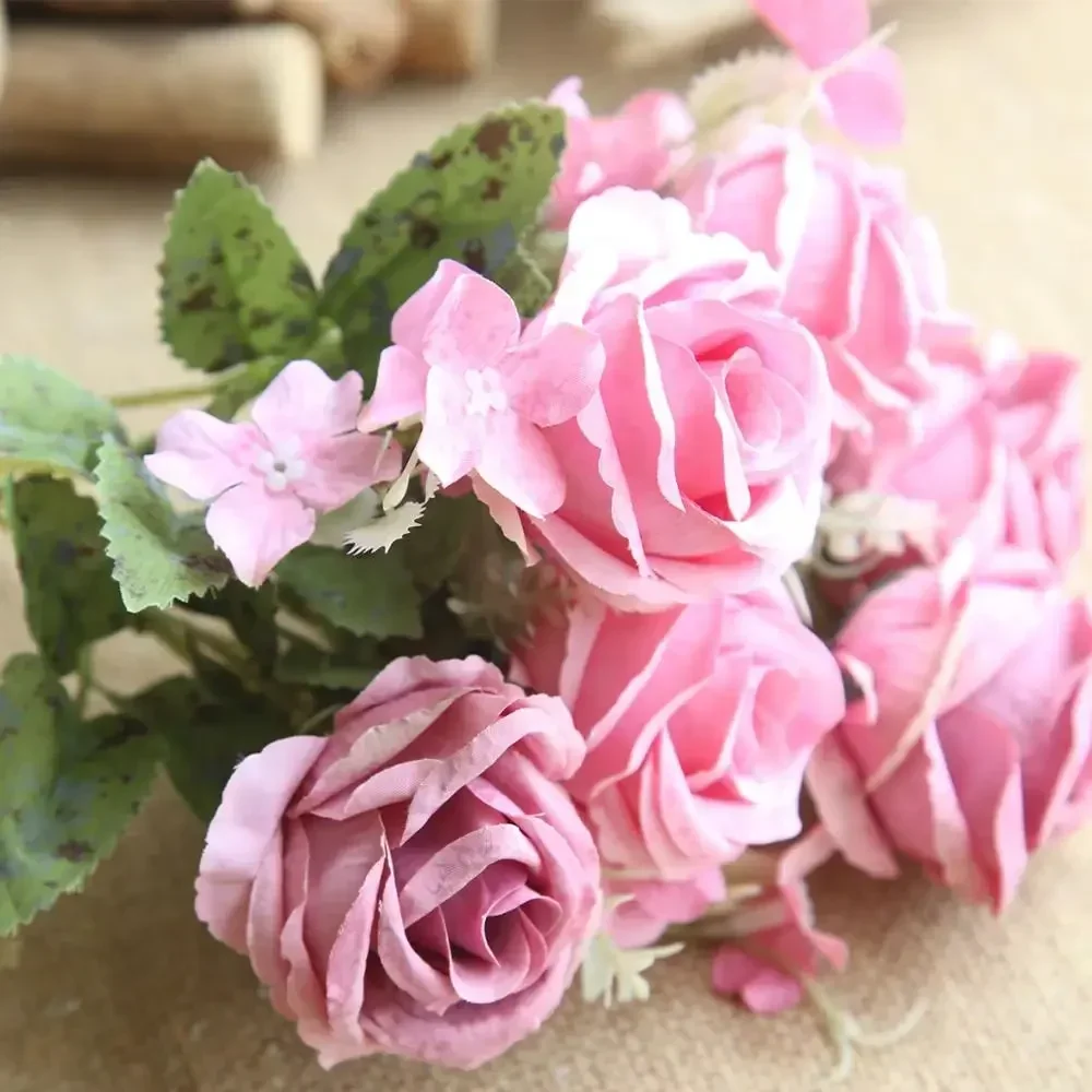 ยุโรป rose ประดิษฐ์ดอกไม้ผ้าไหมคุณภาพสูงงานแต่งงานตกแต่งวันหยุดฤดูหนาวดอกไม้สีแดงตกแต่งฤดูใบไม้ร่วง