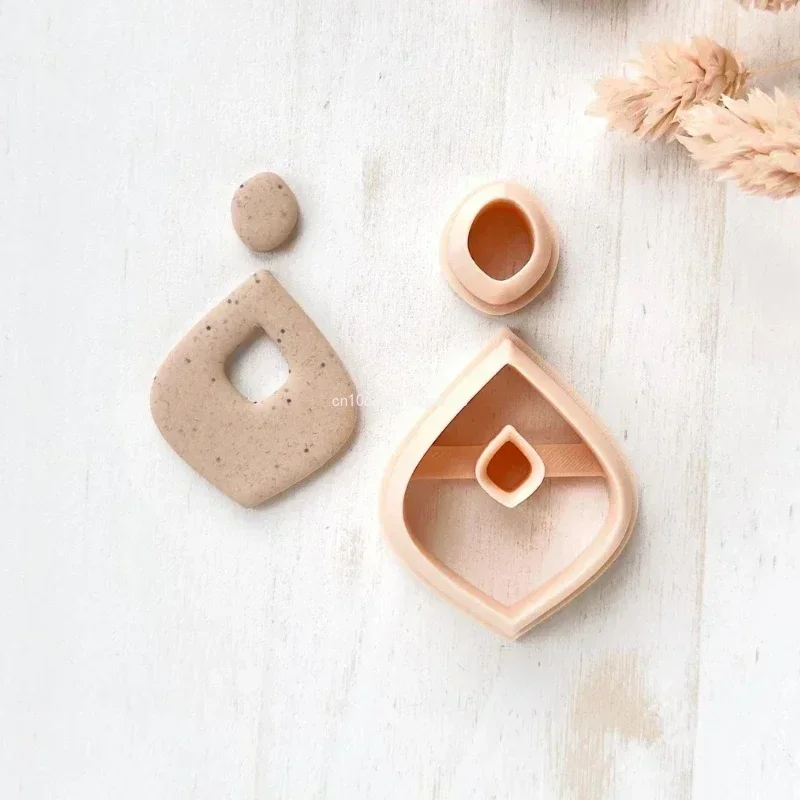 2Pcs/Set Basic Geometric Hollow Shape Polymer Clay Mold Cutters Niche Design DIY Earring Jewelry Soft Pottery Clay Cutting Tools