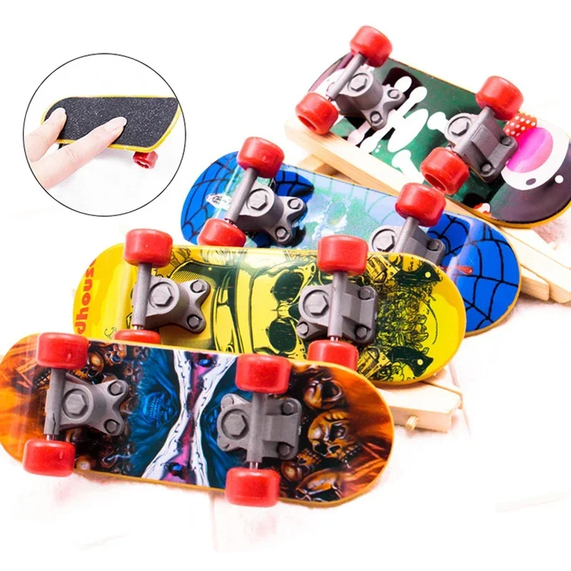 

1pc 14cm Finger Skate Board Plastic Fingerboard Toy Professional Stents Fingers Skate Set Novelty Children Toys Gift Random