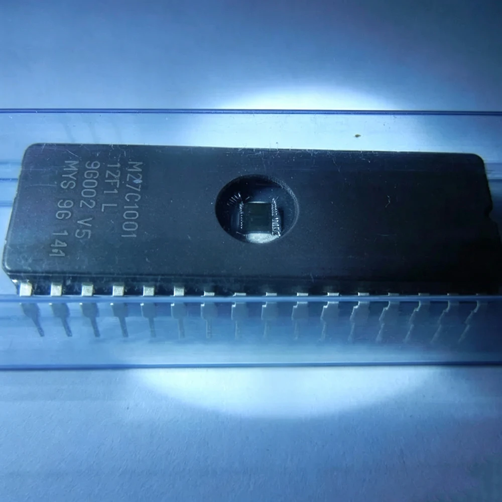 1pcs/lot 27C010 M27C1001-12F1 15F1 10F1 CDIP-32 In Stock