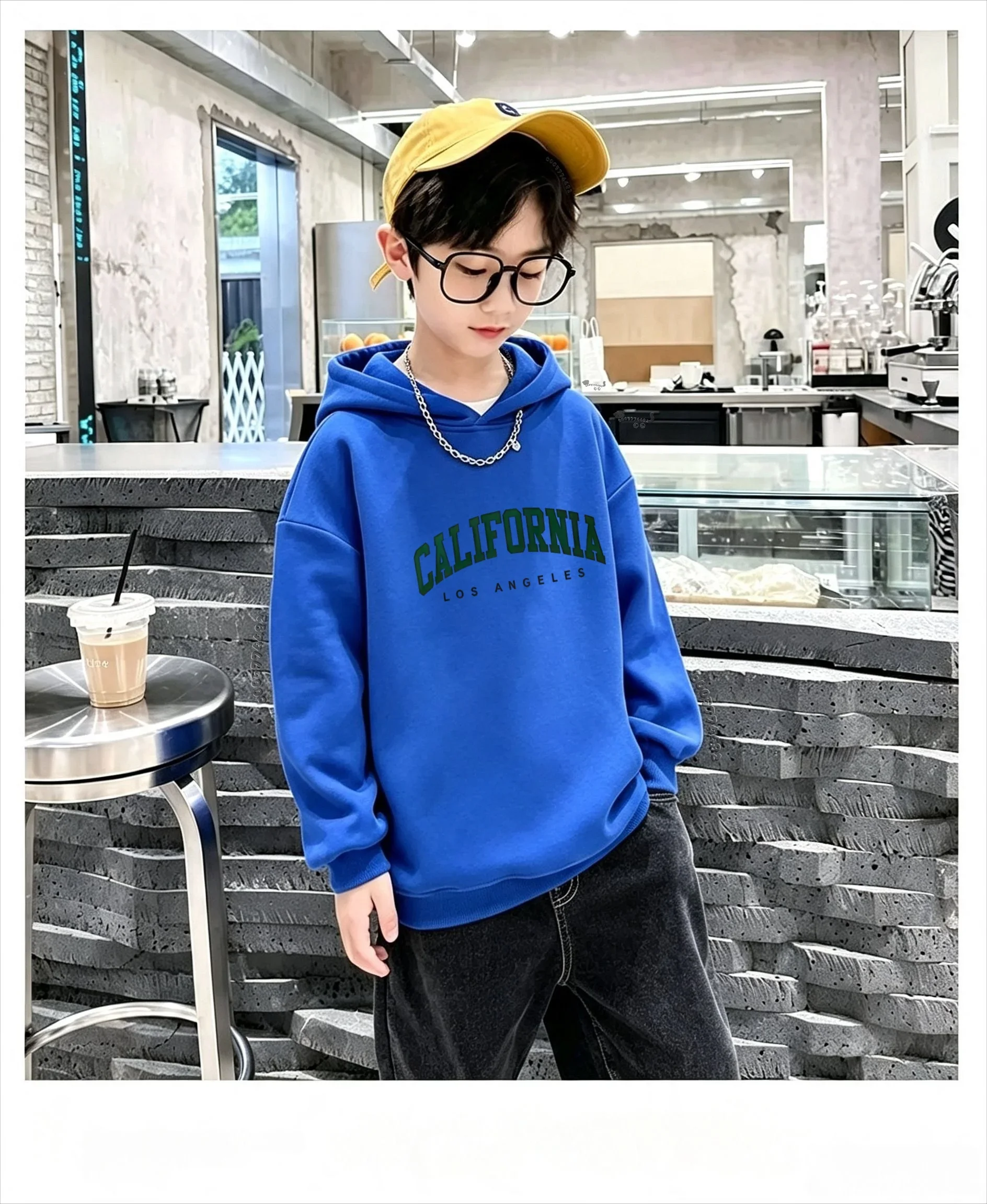 Millennium-themed children's hooded sweatshirt with a retro American font Plus-size, loose-fitting