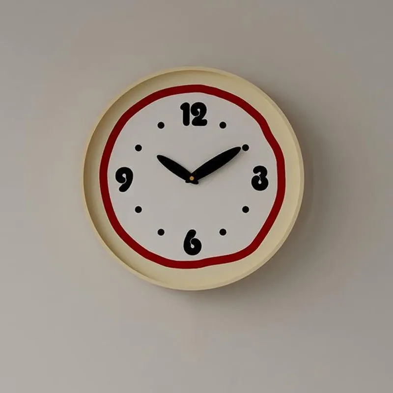 

Кремовые декоративные настенные часы в скандинавском стиле, бесшумные модные простые персонализированные бытовые часы контрастного цвета ZI29