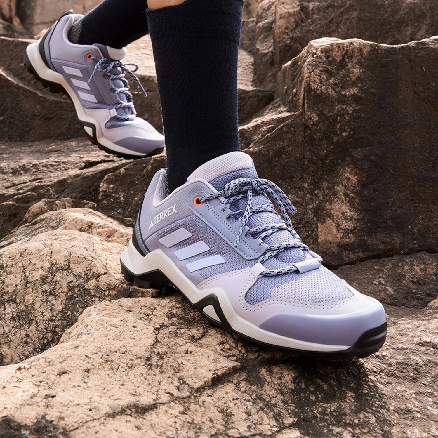 

Официальные аутентичные женские спортивные походные кроссовки Adidas AX3 W с сеткой HP8724