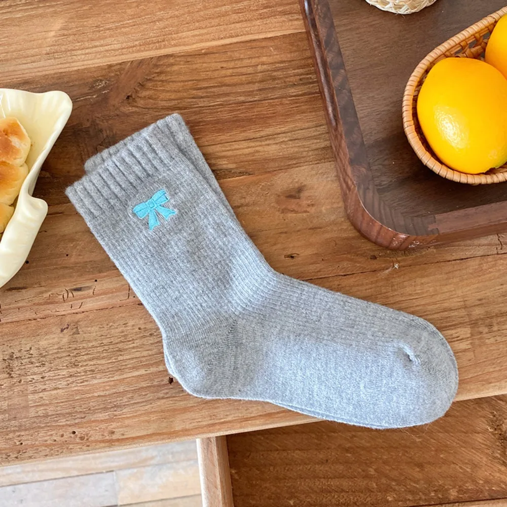 

Versatile Autumn Winter Bow Knot Socks Thickened Japanese Style Women's Mid-Calf Socks Warm Seamless Socks for Women Girls