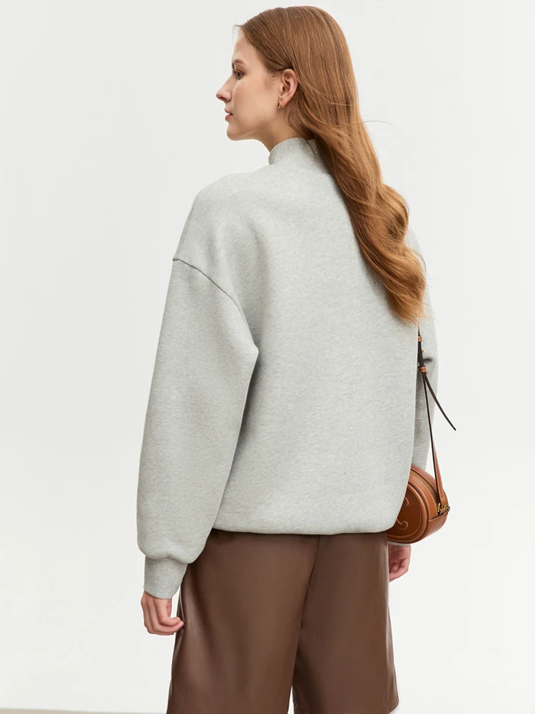 Felpe con cappuccio invernali sportive minimaliste AMII per le donne 2023 nuova camicia con fondo allentato ricamo orso Pullover accogliente in pile